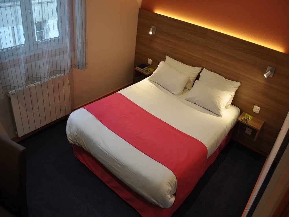 P'TIT DEJ-HOTEL COGNAC LA RESIDENCE 14/47