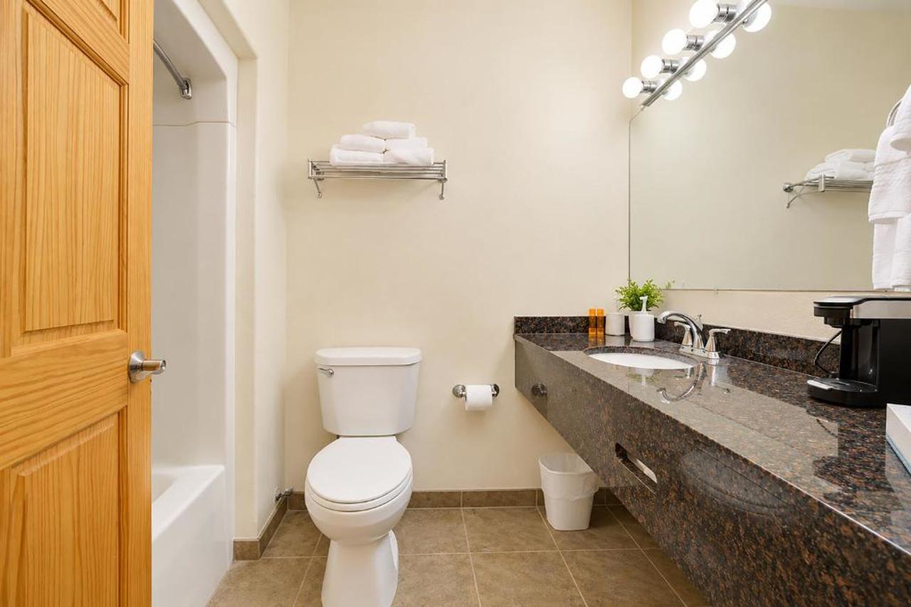 FairBridge Inn & Suites Williston, ND 30/33