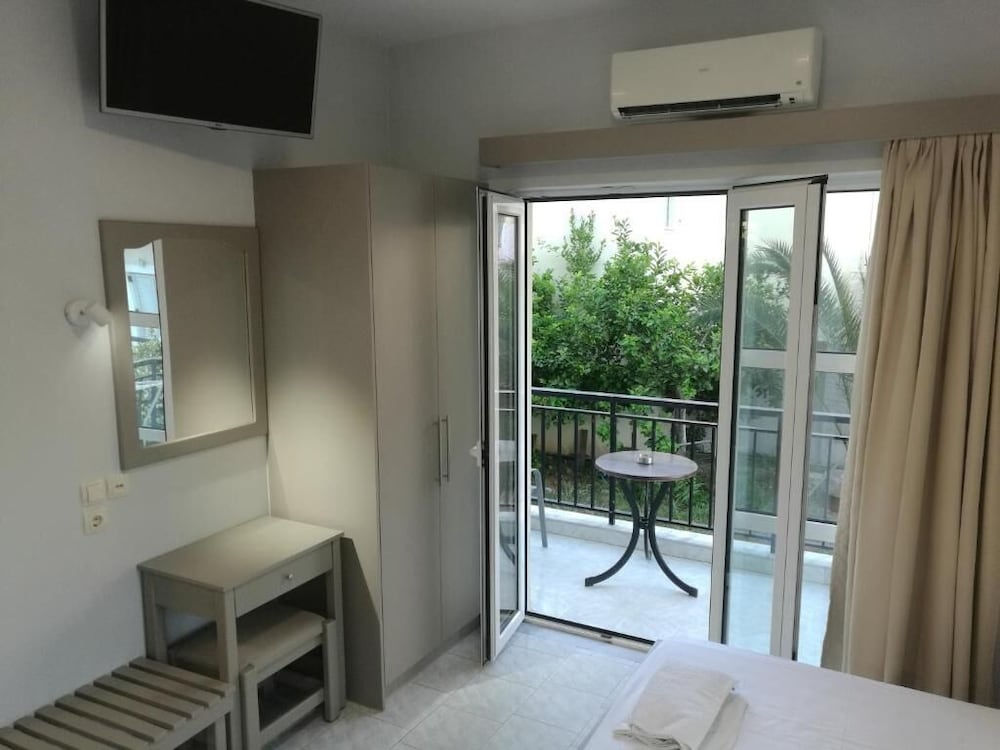 Niriis Hotel 18/50