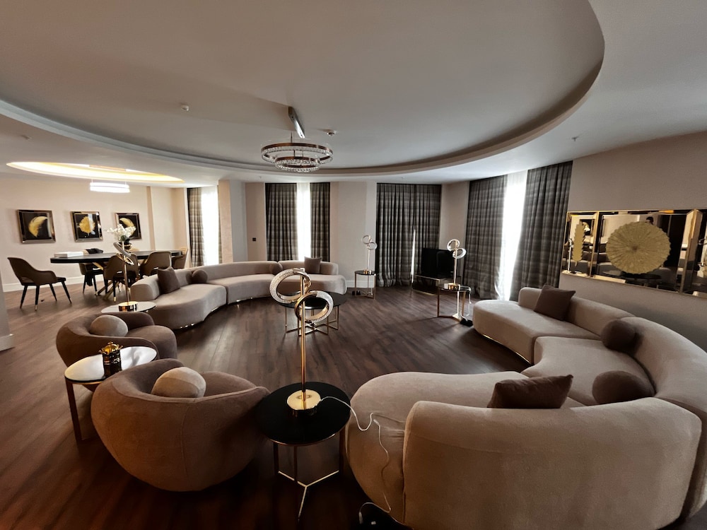 Azura World Hotel 30/46