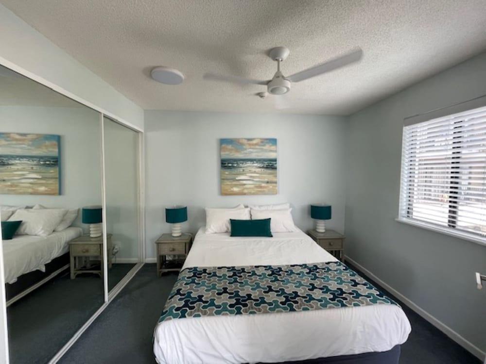 Beach, Suite