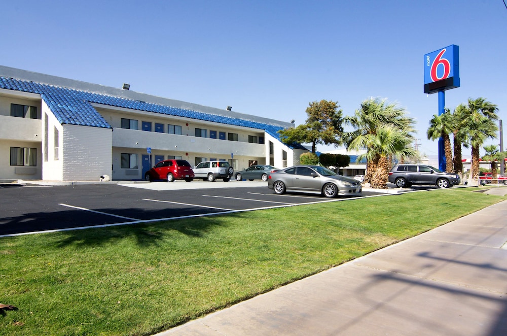 Motel6 North Palm Springs, CA - North 40/45