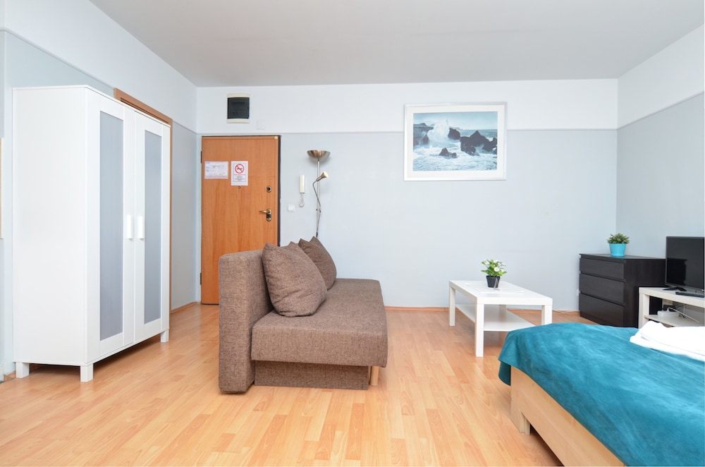 Agape Apartments 33/68