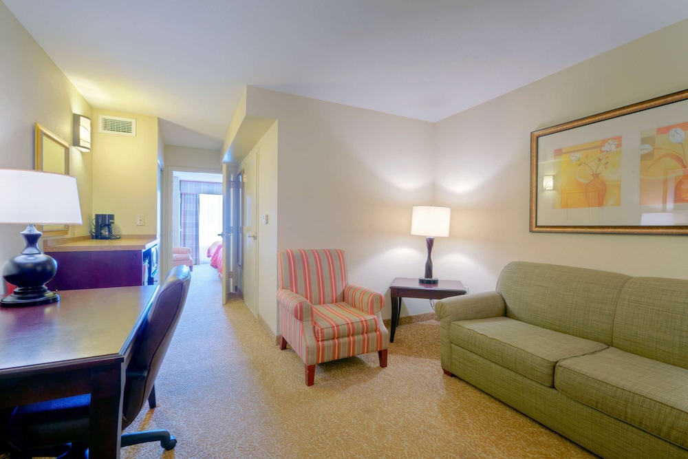 Country Inn and Suites by Radisson, Petersburg, VA 20/34