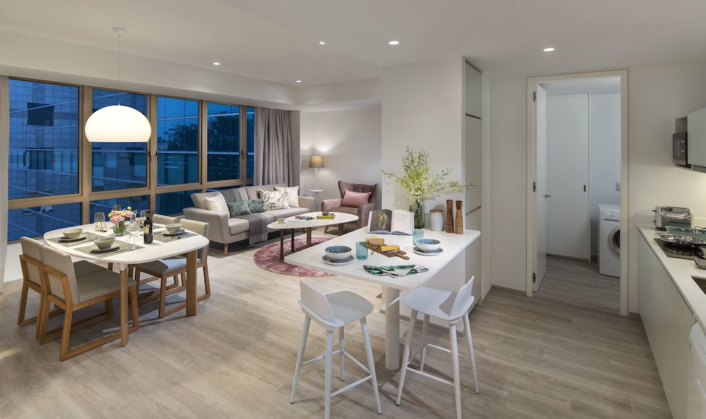 Lanson Place Winsland Residences 34/40