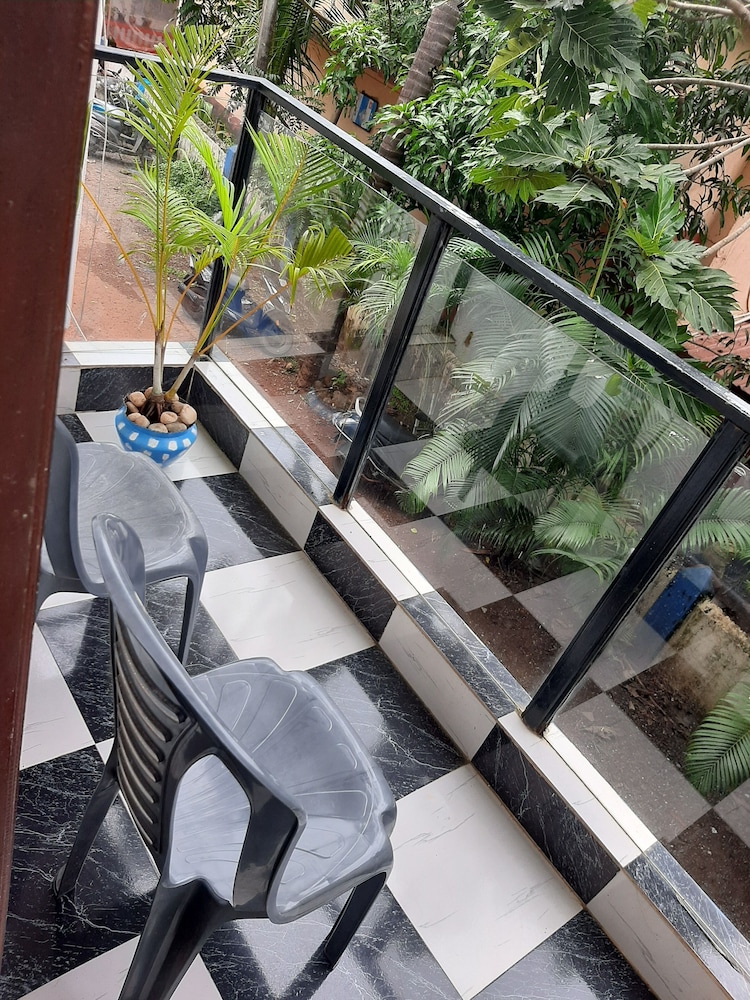 Casa Almeida Guest House 38/50
