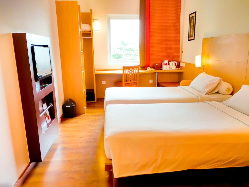 Standard, Twin Beds