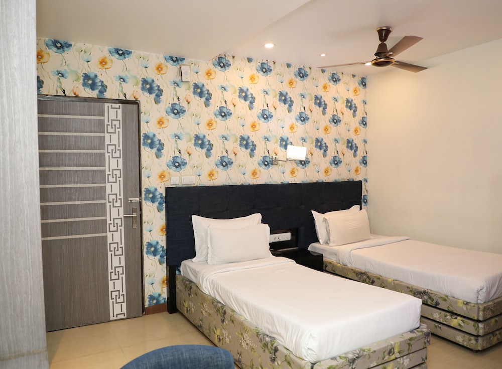 Hotel Dolphin International 20/72