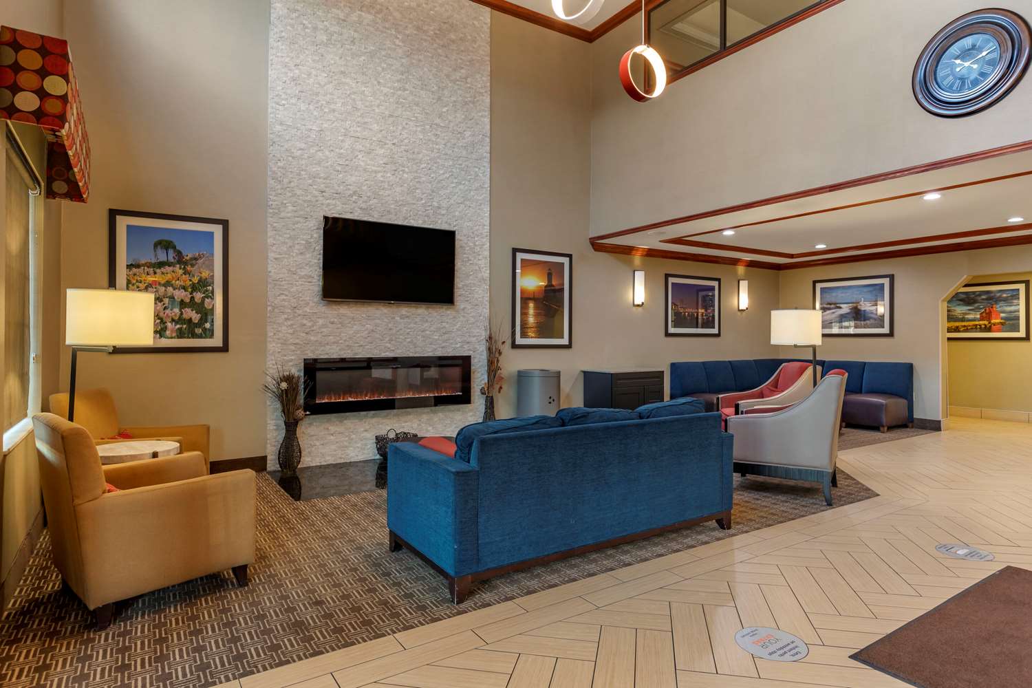 Comfort Suites Grand Rapids South 16/30