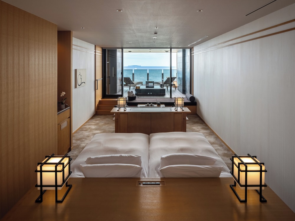 SUPERIOR, TWIN BEDS, OUTDOOR BATH