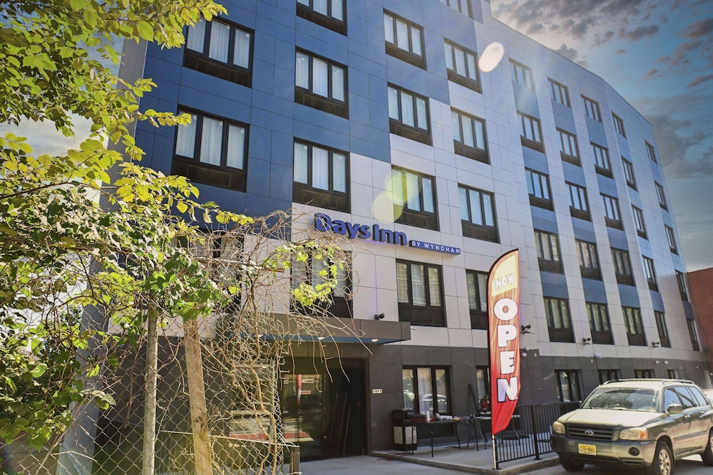 Days Inn by Wyndham Bronx NYC 9/50