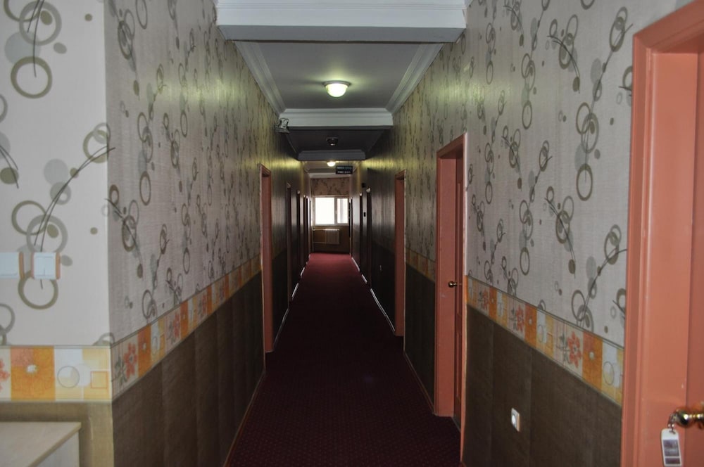 Saray Hotel 4/47