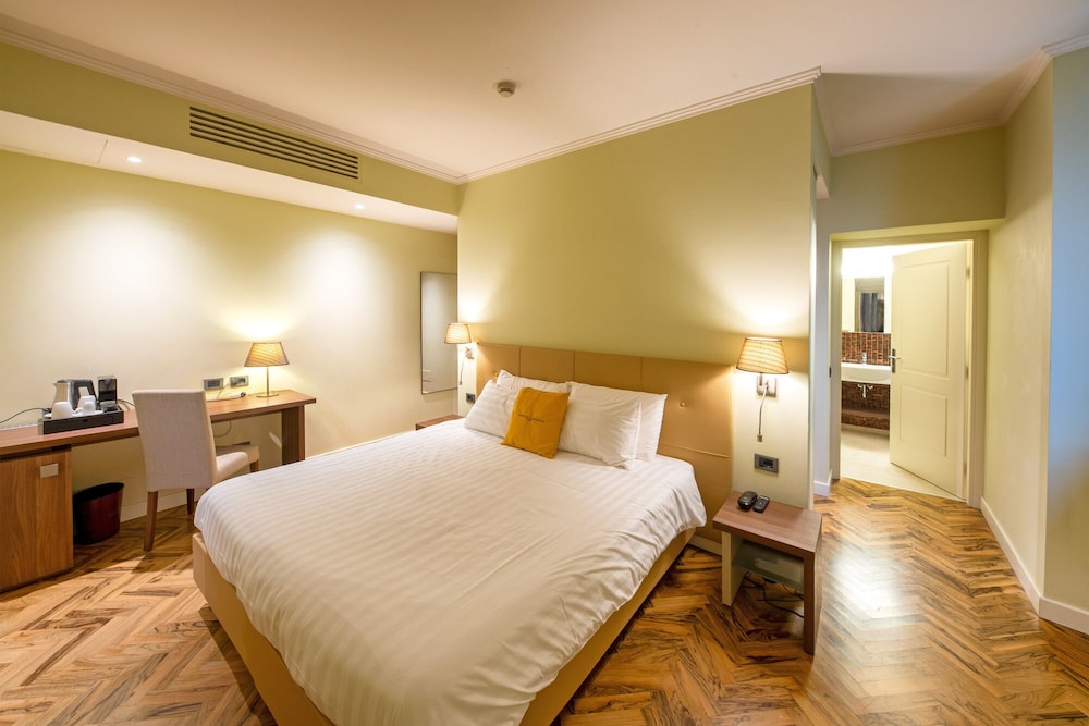 Grand, Suite, Villa, Queen Bed, Sofa