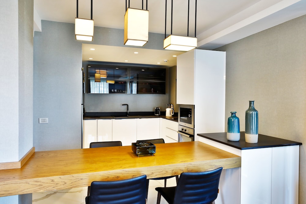 Mare Deluxe Residences and Villas 50/57
