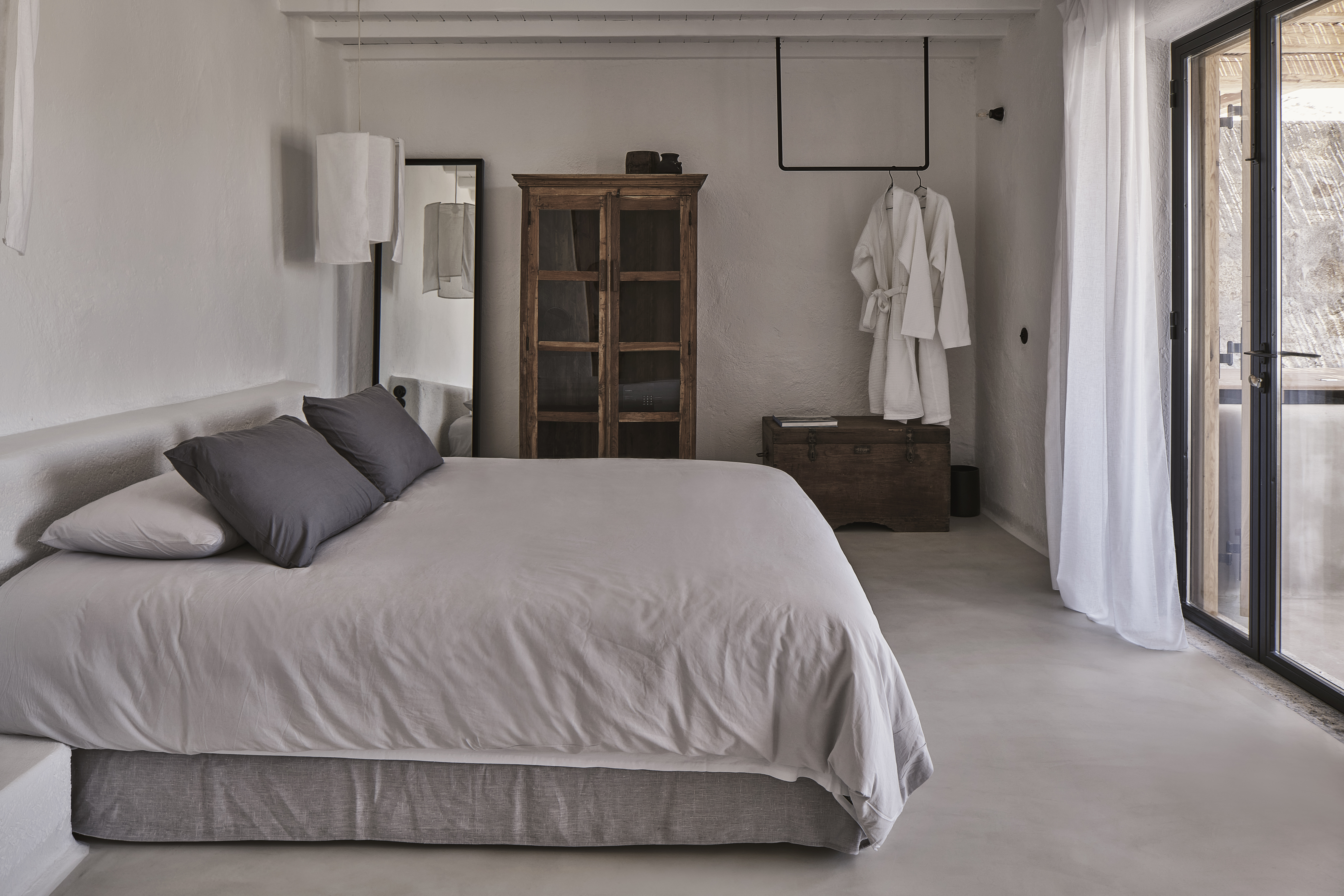 Nomad Mykonos 10/50