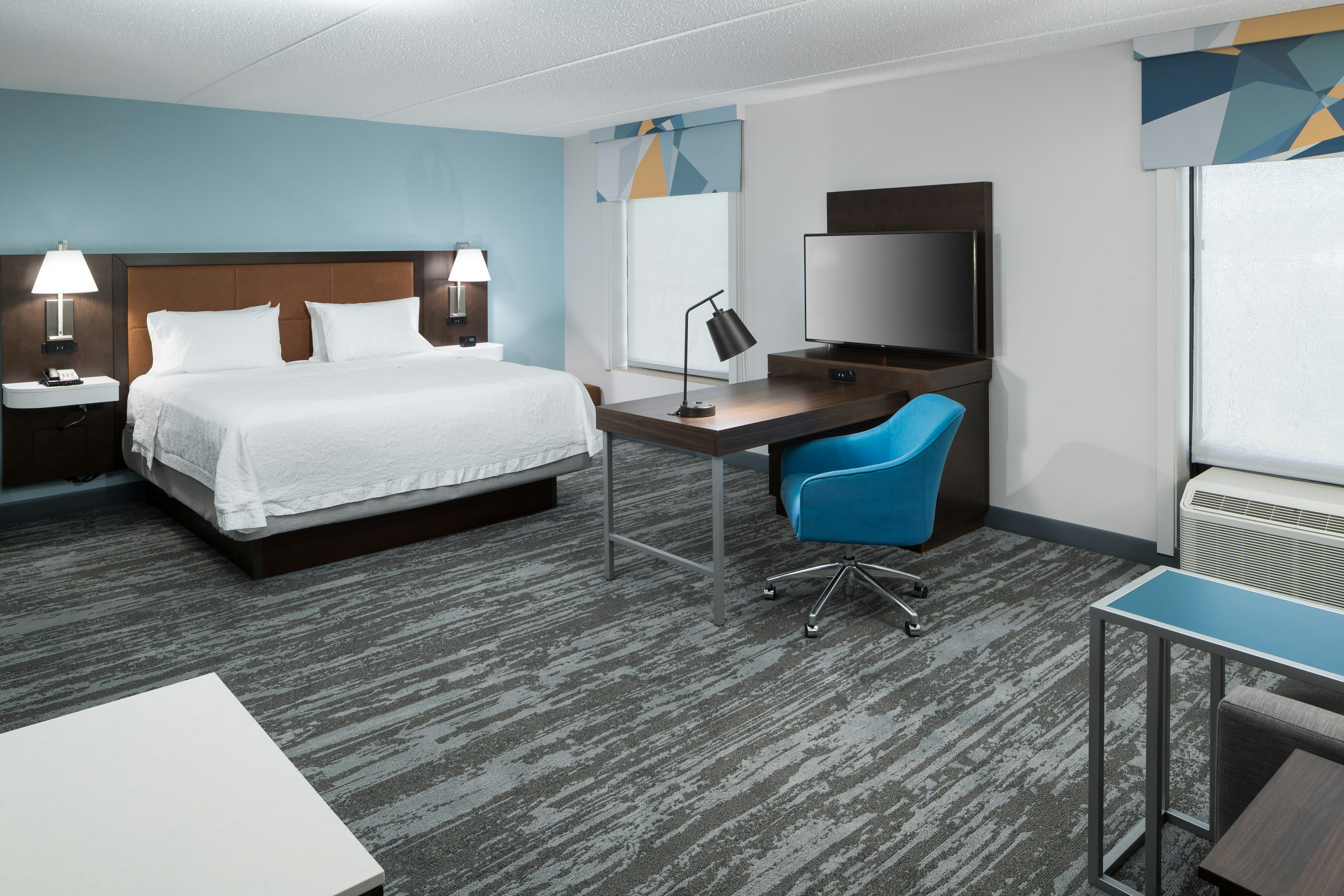STUDIO, SUITE, KING BED