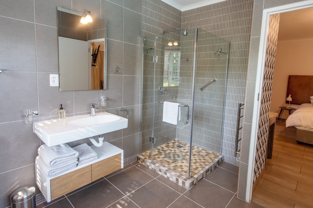 Ballinderry - The Robertson Guest House 38/40
