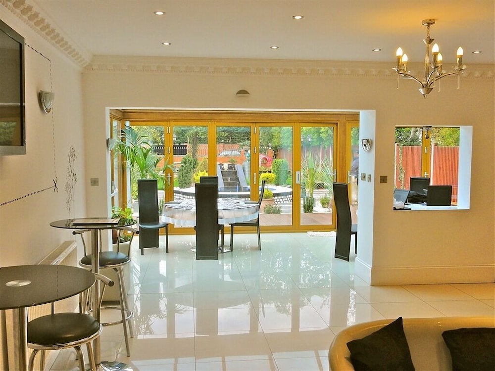 Skylark B &amp; B 48/57