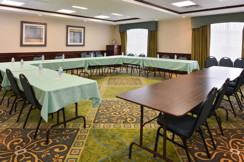 Hampton Inn Alpine 51/60