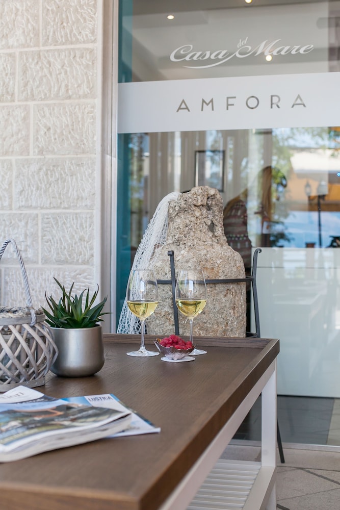 HOTEL CASA DEL MARE AMFORA 8/71