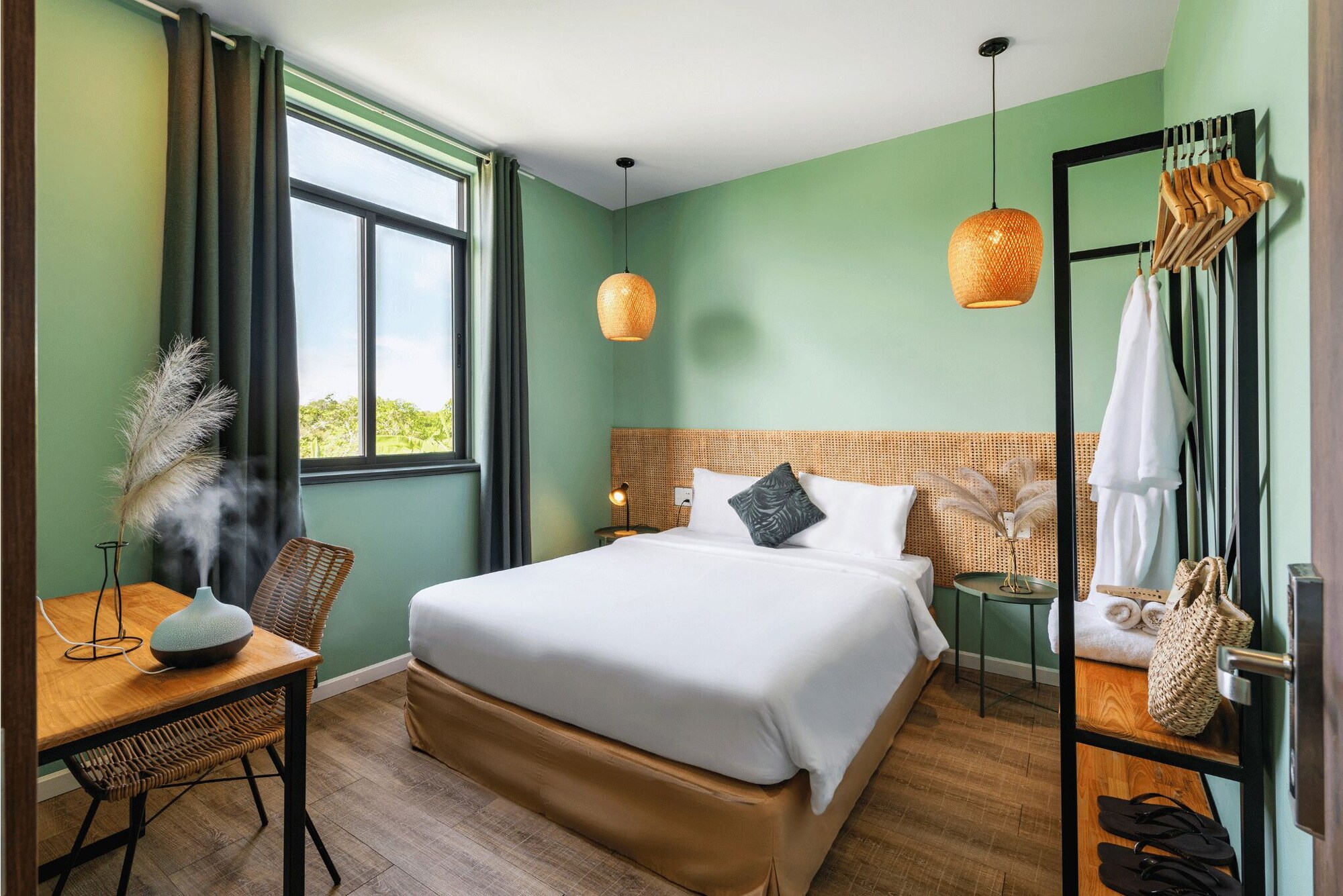2 BEDROOMS, FAMILY SUITE
