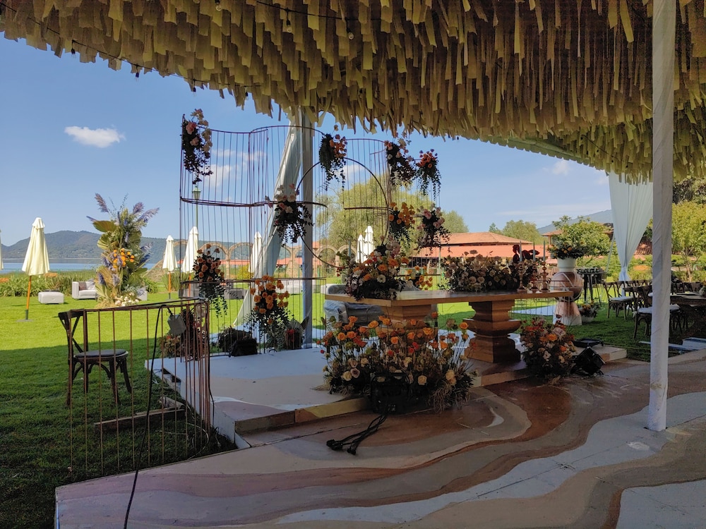 Zirahuen Forest And Resort 42/50