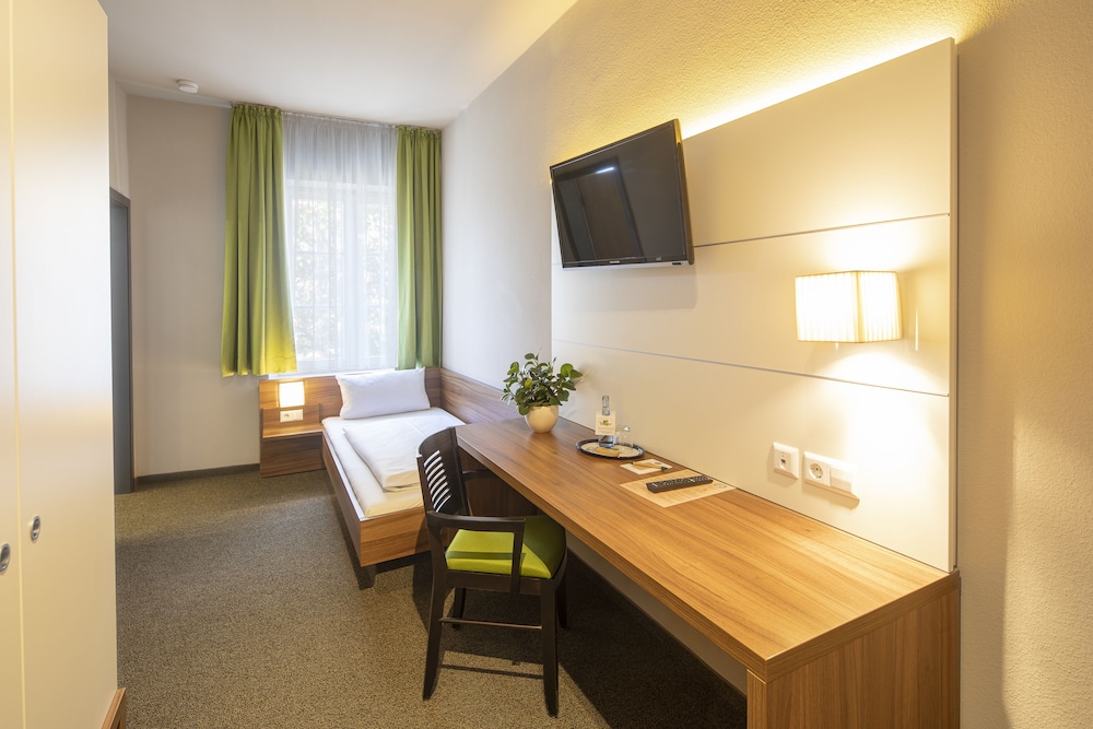 RiKu Hotel Memmingen Hallhof 34/50