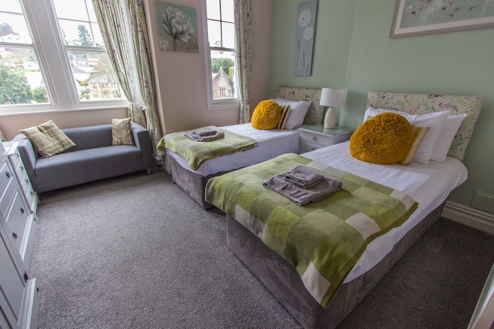 Harbour Heights Guest House 13/41