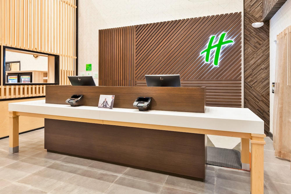Holiday Inn & Suites Toledo Southwest - Perrysburg 8/59