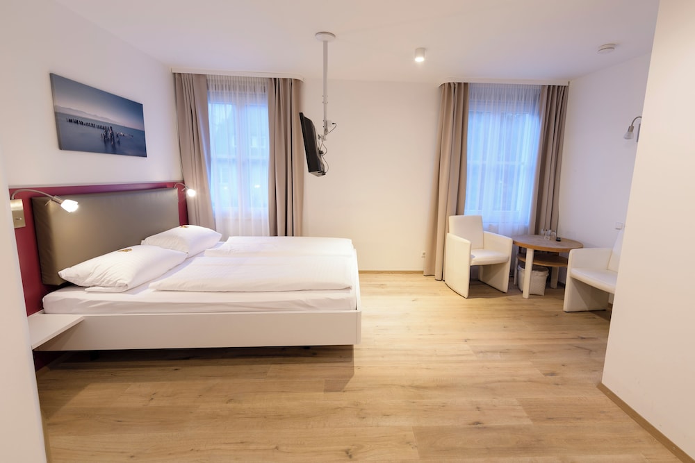 Hotel Garni Viktoria 3/18