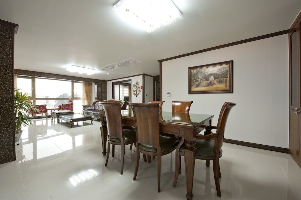 Tongyeong Anchovy Tourist Hotel 31/36