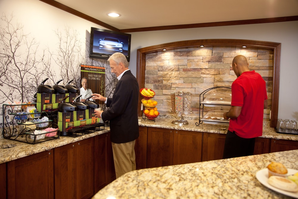 Staybridge Suites Johnson City 29/38