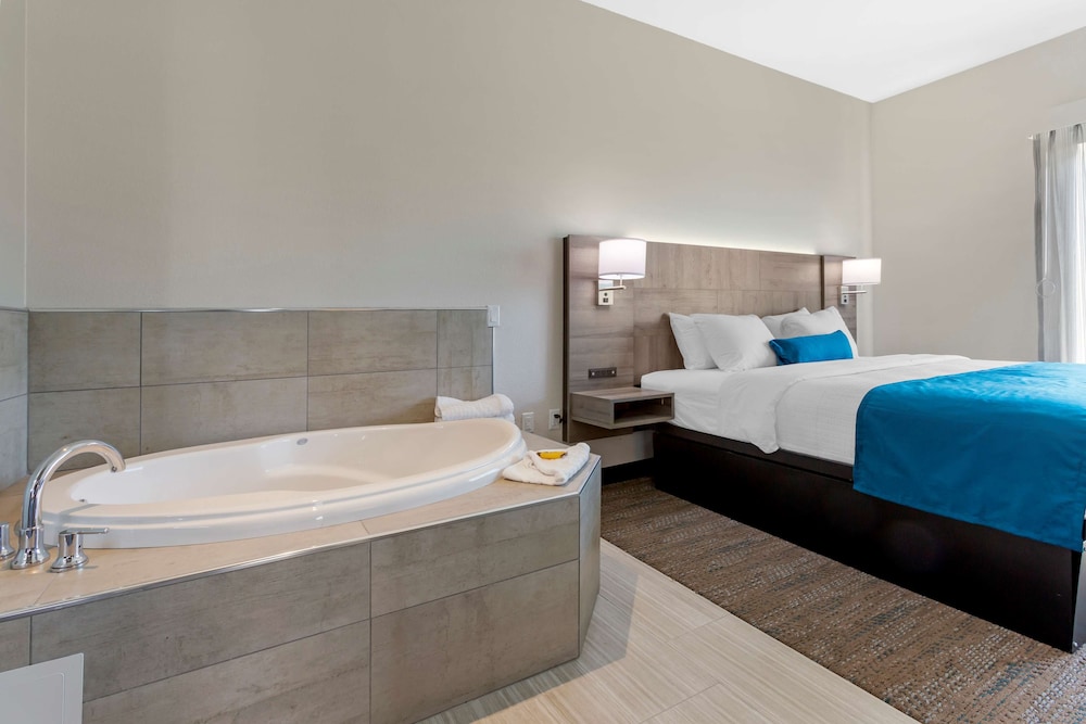 Best Western Plus Executive Residency Phoenix North Happy Valley 14/48