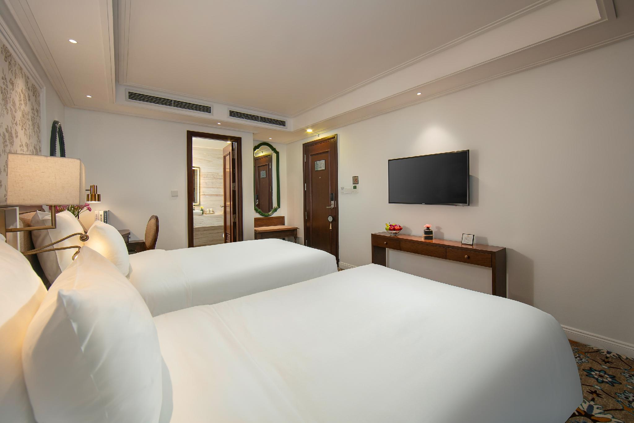 Pearl, Deluxe, Twin Beds