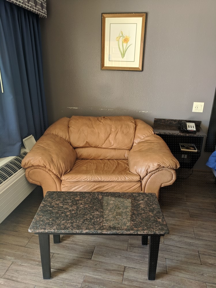 Americas Best Value Inn Brownsville 26/35