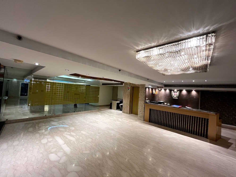 Mayur Hotel 8/49