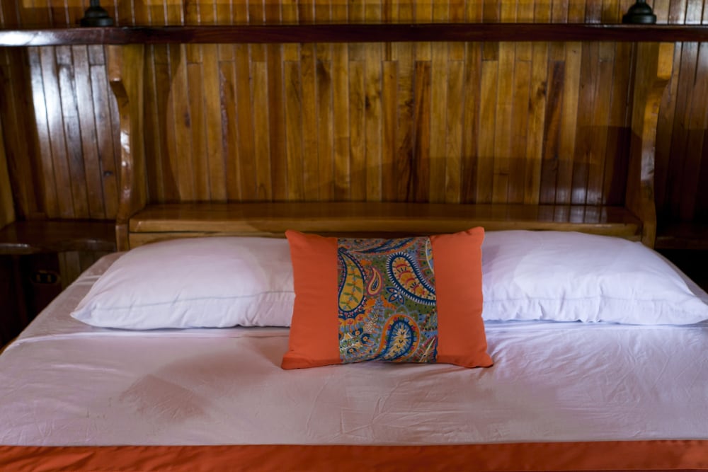 La Isla Inn Hotel 32/52