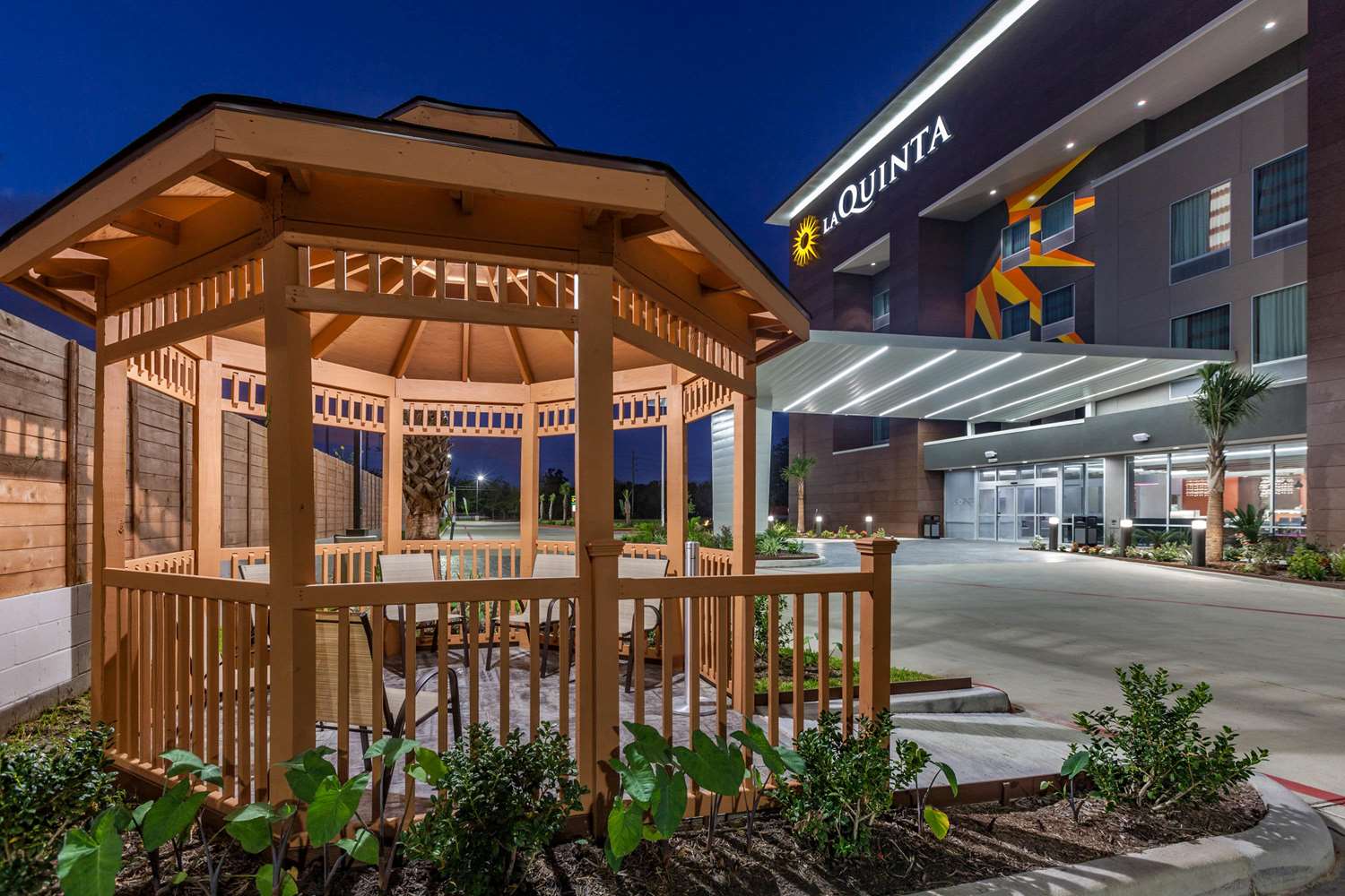La Quinta Inn & Suites by Wyndham Houston East at Sheldon Rd 4/52