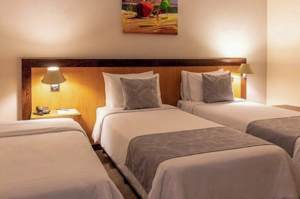 Dexter Hotel 22/54