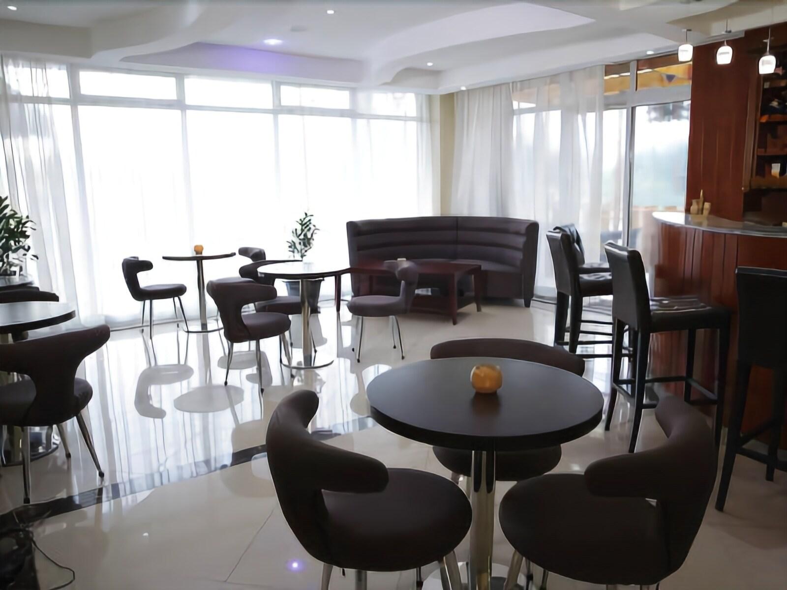 Blue Nest Hotel 18/19