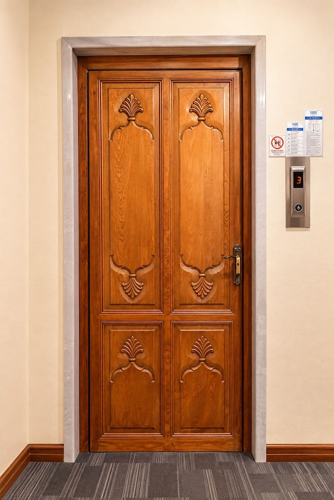Hotel Sari Konak 26/48