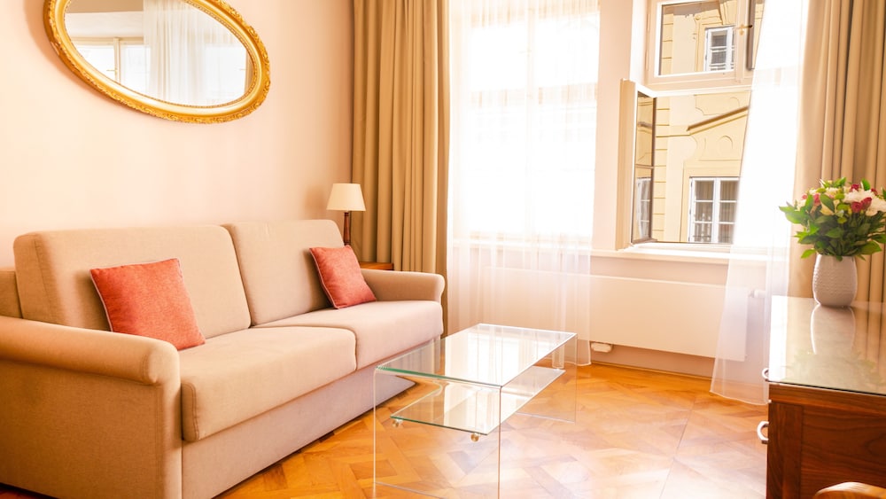 Hotel Golden Key Prague 57/79