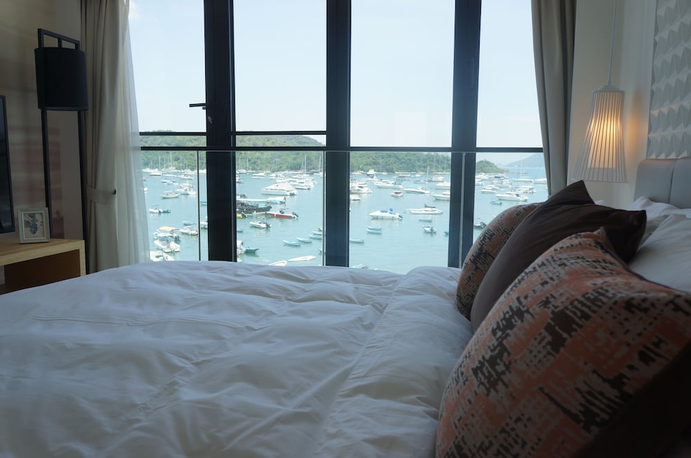 The Pier Hotel 25/69