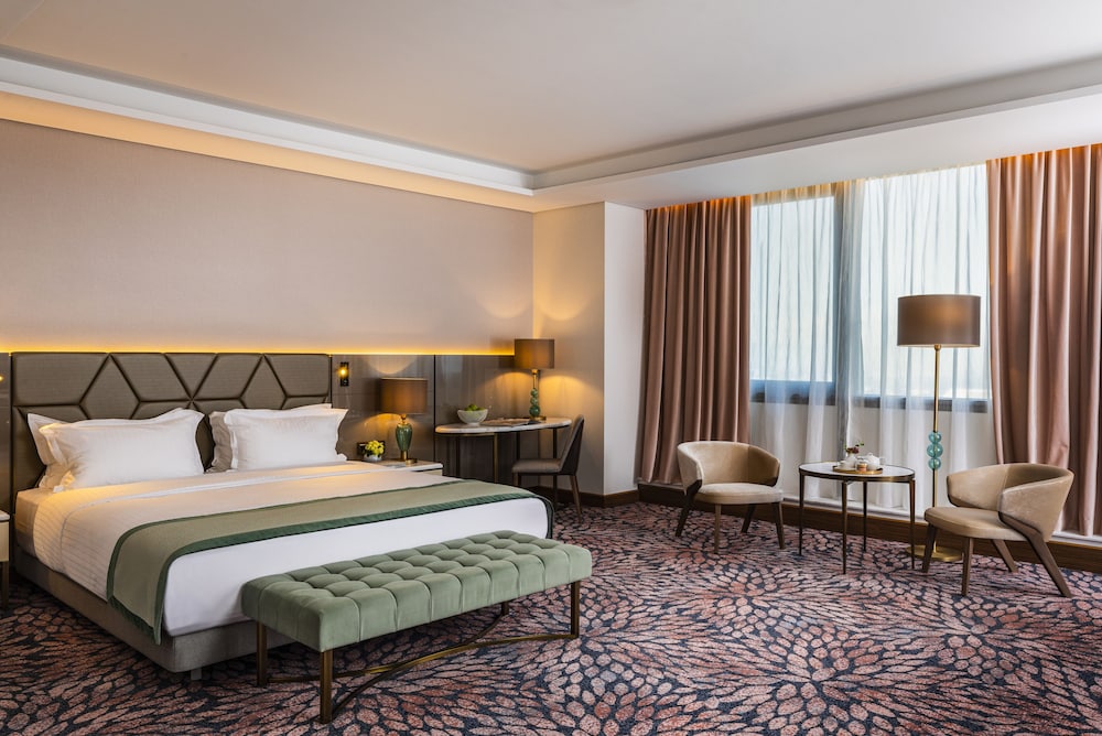 EXCLUSIVE, KING BED