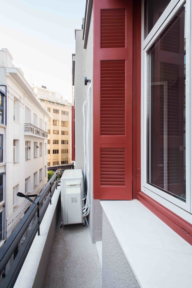 Karitsi Place 50/50