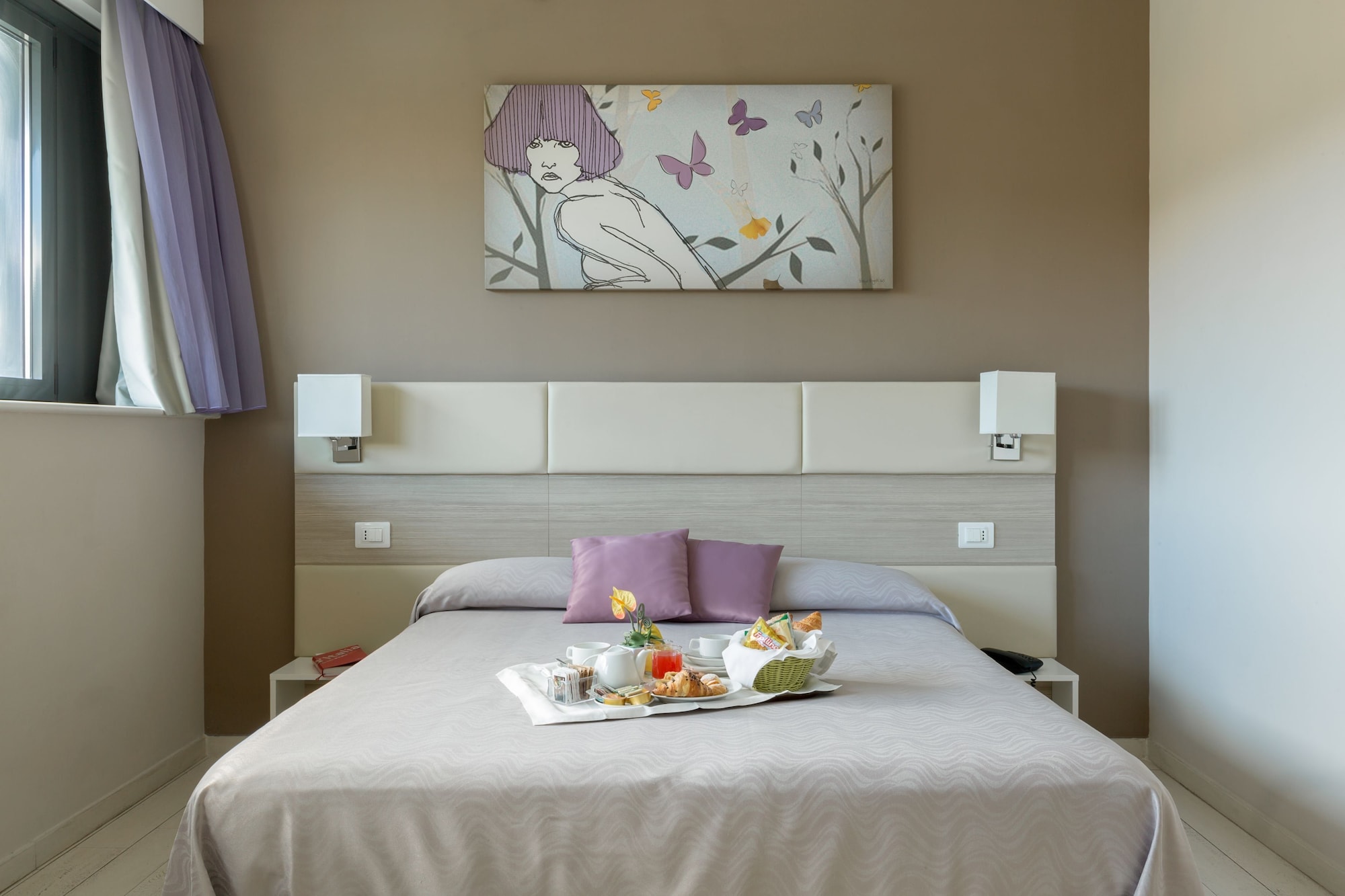 ROOM, TRIPLE