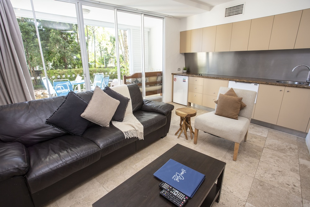 NOOSA BLUE RESORT 55/76