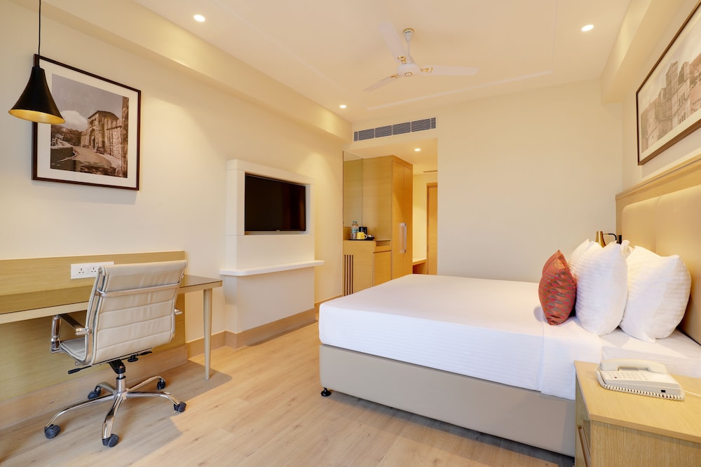 Lemon Tree Hotel Jhansi 6/22
