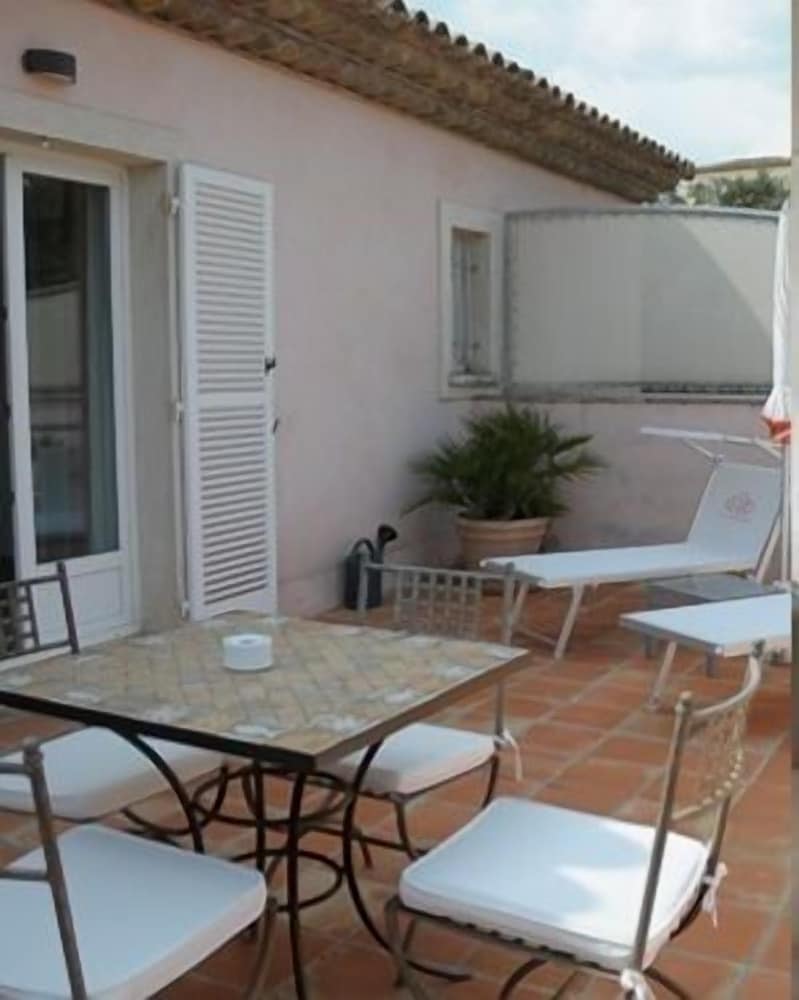 Hotel Villa Les Rosiers 14/33