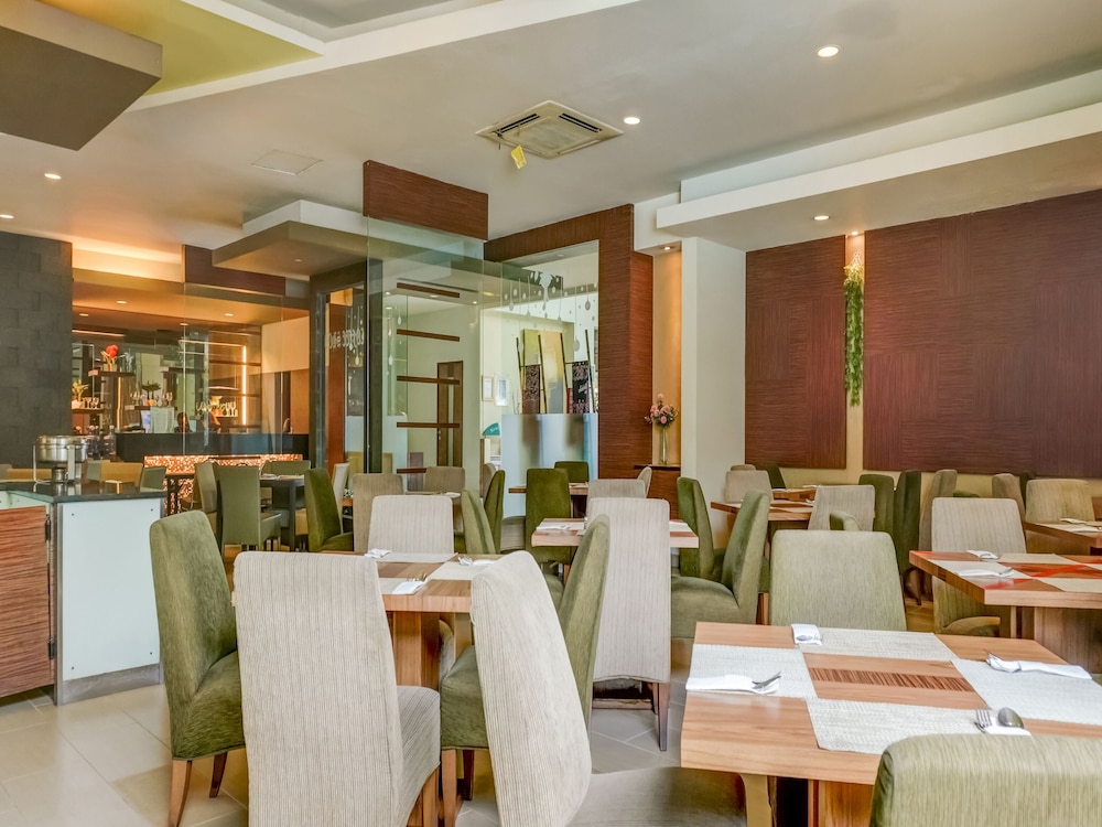 Grand Cikarang Hotel 45/50
